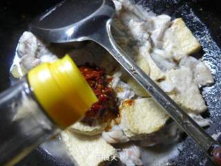 鲜素鸡烧牛蛙的做法步骤：12