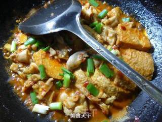 鲜素鸡烧牛蛙的做法步骤：17