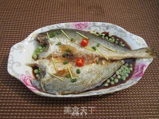 清蒸黄花鱼的做法步骤：2
