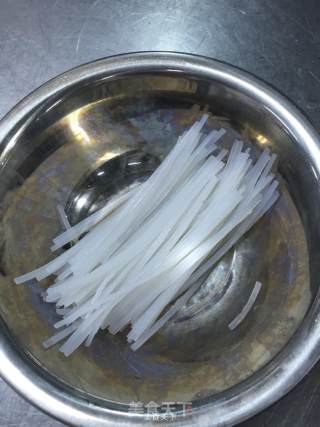 酸汤肥牛的做法步骤：3