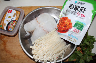 泡菜鳕鱼的做法步骤：1