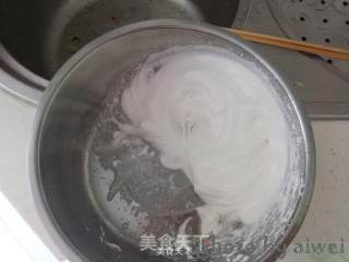 樱桃慕斯蛋糕的做法步骤：2
