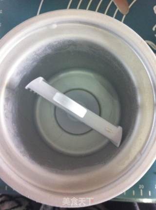 百香果酸奶冰激凌的做法步骤：8