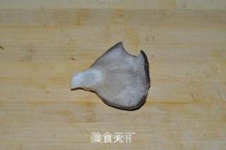 锅包蘑菇的做法步骤：1