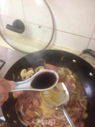 洋葱蘑菇炒牛柳的做法步骤：7