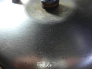 油面筋蚕豆肉骨汤的做法步骤：6