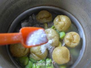 油面筋蚕豆肉骨汤的做法步骤：10