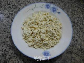 雪菜鸡蛋炒老豆腐的做法步骤：4