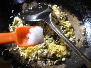 雪菜鸡蛋炒老豆腐的做法步骤：7