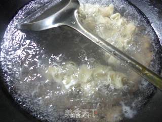 鲜虾小馄饨汤面的做法步骤：2