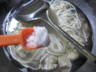 鲜虾小馄饨汤面的做法步骤：5