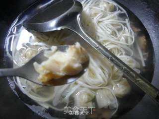 鲜虾小馄饨汤面的做法步骤：7