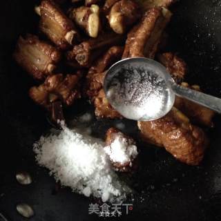 糖醋排骨的做法步骤：4