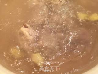 牛蒡红萝卜排骨汤的做法步骤：3