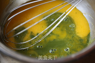 和宇治抹茶的夏日约会——抹茶草莓卷的做法步骤：3