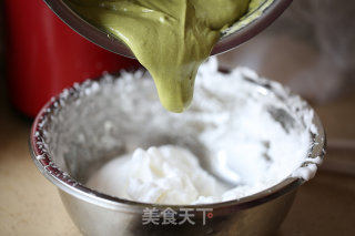 和宇治抹茶的夏日约会——抹茶草莓卷的做法步骤：11