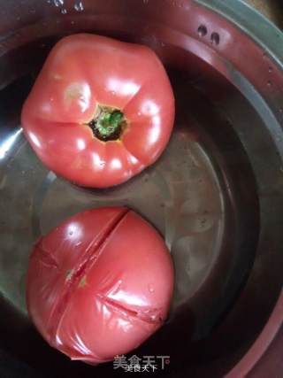 酸溜花菜~西红柿炒菜花的做法步骤：1