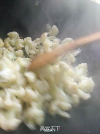 酸溜花菜~西红柿炒菜花的做法步骤：5