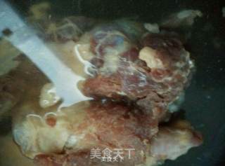 秒杀某师傅的红烧牛肉面的做法步骤：2