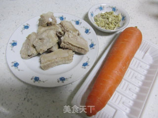 三七胡萝卜烧排骨的做法步骤：1