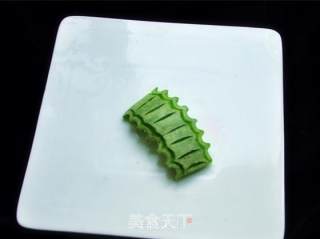雕刻香瓜乌龟船水果盘的做法步骤：6