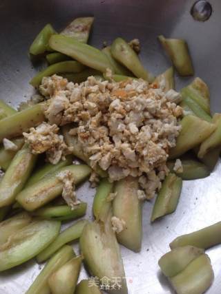 干煸咸蛋茄子煲的做法步骤：6
