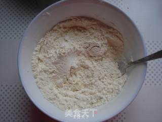 草莓鲜奶华夫饼的做法步骤：3