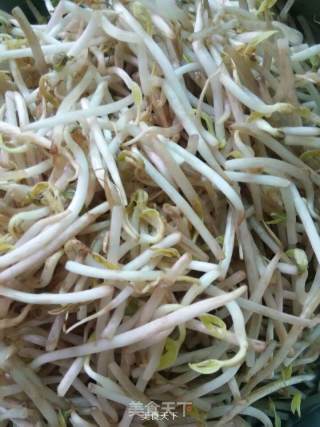 芝麻酱凉拌黄瓜豆芽菜的做法步骤：1