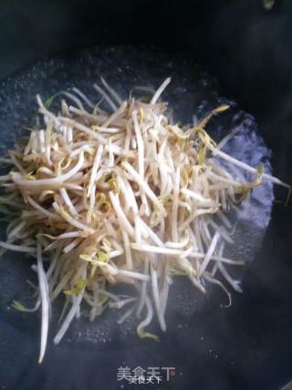 芝麻酱凉拌黄瓜豆芽菜的做法步骤：2