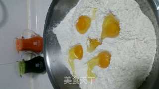 彩色面条的做法步骤：2
