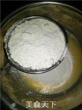 轻松做出软绵Q弹的戚风蛋糕（8寸）的做法步骤：3
