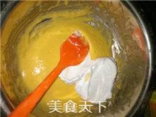 轻松做出软绵Q弹的戚风蛋糕（8寸）的做法步骤：9