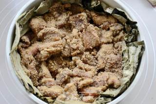 五香荷叶粉蒸肉的做法步骤：4