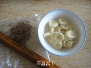 核桃香蕉松饼的做法步骤：2