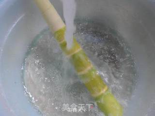 面筋炒乌笋的做法步骤：2