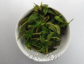 香椿炒鸡蛋的做法步骤：2