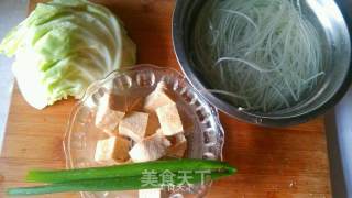 白菜豆腐炖粉条的做法步骤：1