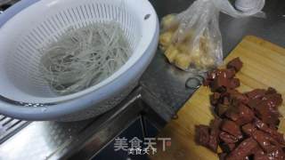 简易版鸭血粉丝汤的做法步骤：1