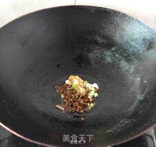 爆炒花甲的做法步骤：3