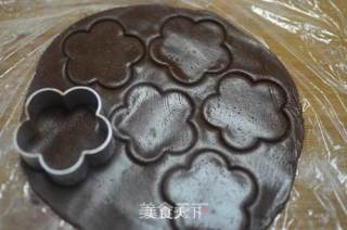 巧克力梅花派的做法步骤：6