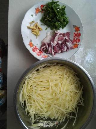 酸辣土豆丝的做法步骤：1