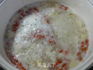 枸杞酒酿香蕉羹的做法步骤：4