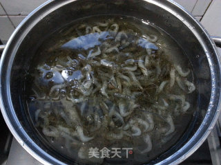 鸡蛋炒虾的做法步骤：1