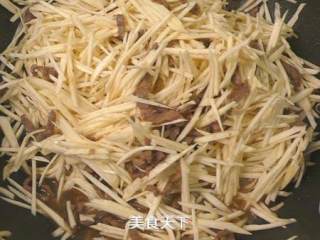 茭白笋炒肉丝的做法步骤：4