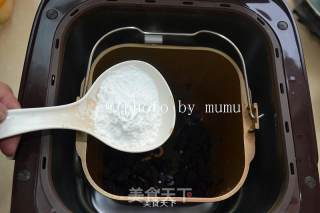 用面包机制作桑葚果酱的做法步骤：3