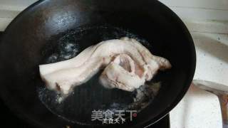 红烧肉烧甜玉米的做法步骤：2