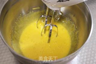 草莓奶油蛋糕的做法步骤：2