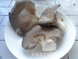 炸孜然蘑菇的做法步骤：1