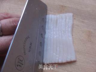 脆嫩可口---爆炒鱿鱼卷的做法步骤：1
