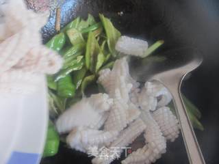 脆嫩可口---爆炒鱿鱼卷的做法步骤：10